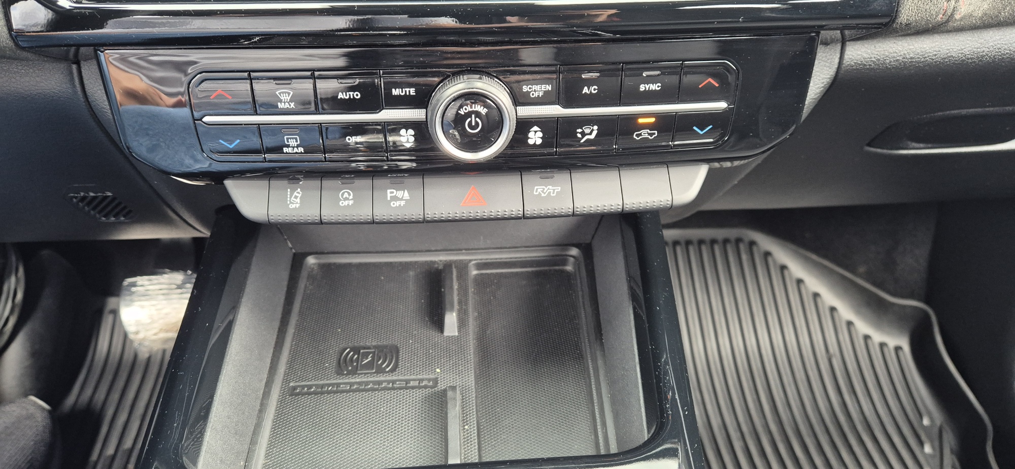 RAMPAGE R/T 2.0 TURBO HURRICANE 4X4 AT9