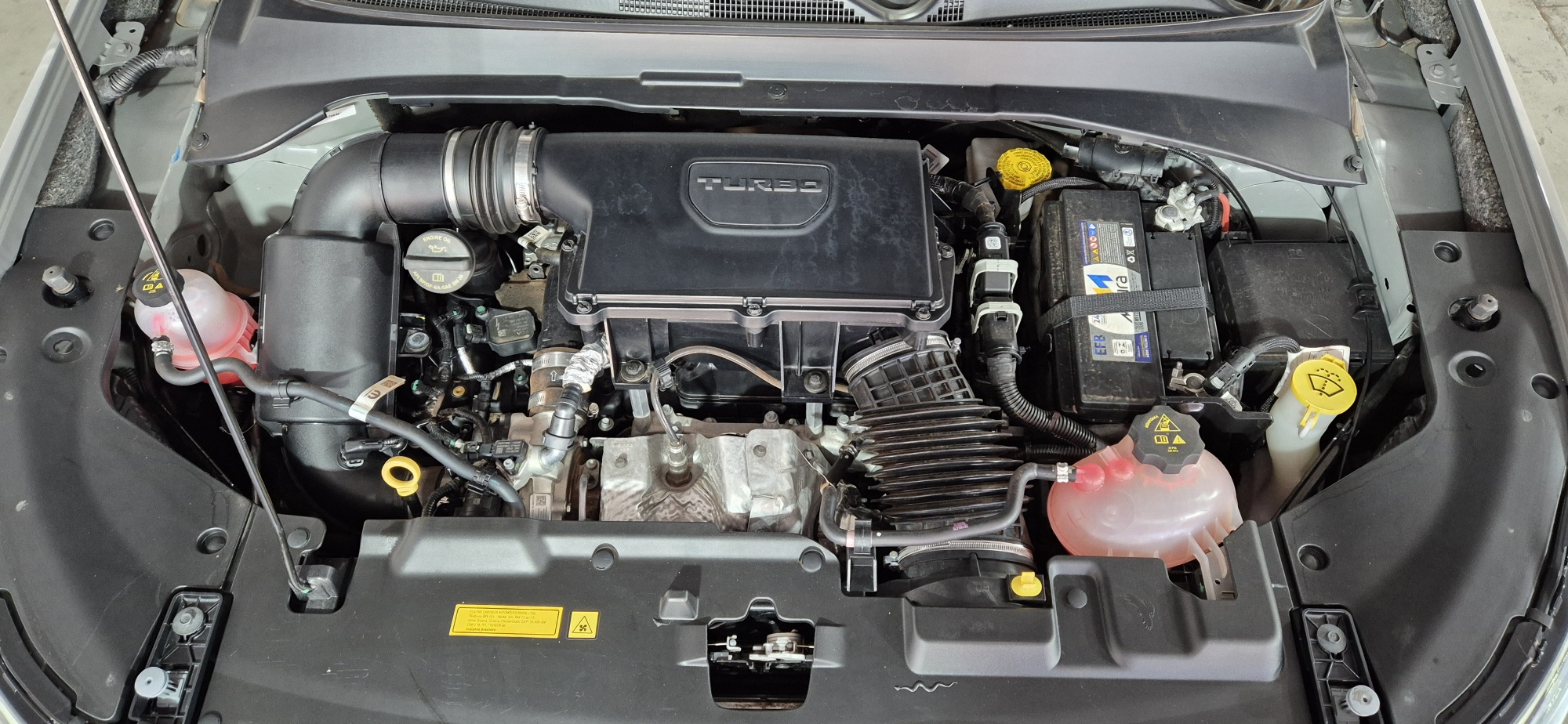 COMPASS HURRICANE BLACKHAWK 2.0 TURBO AT9 4WD C/ TETO