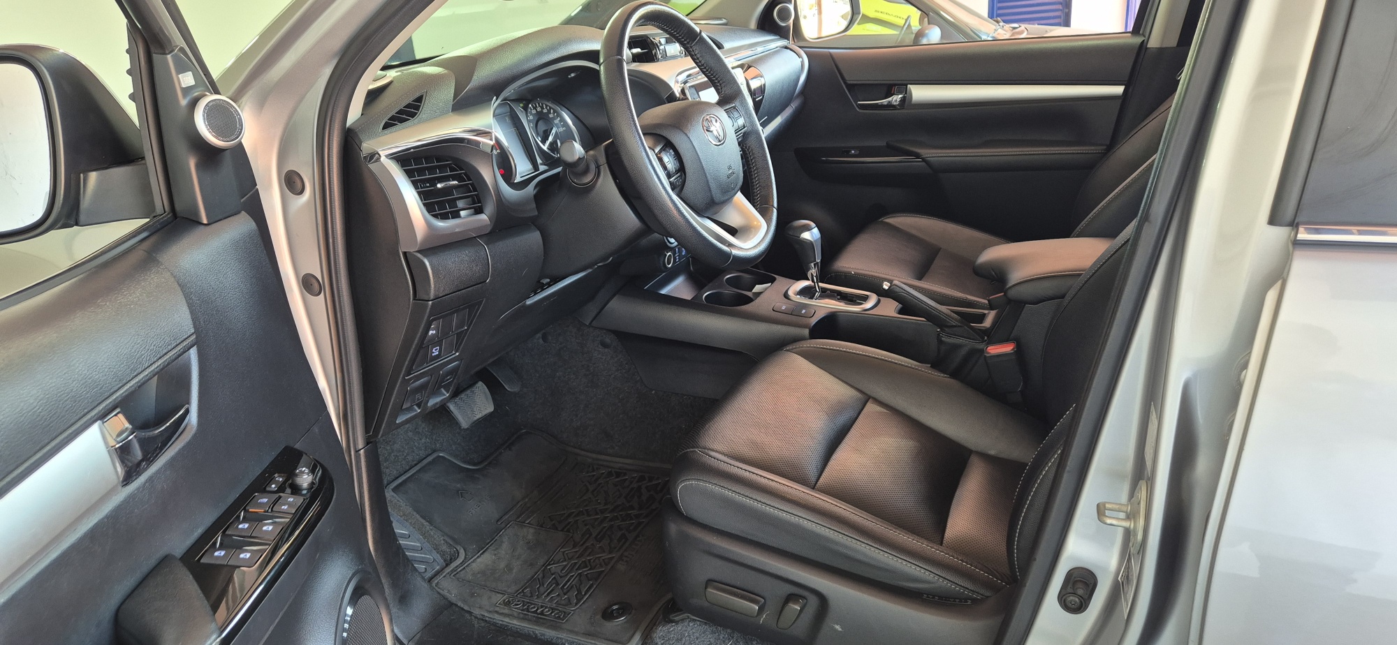 HILUX SRX 2.8 4X4 AUT.